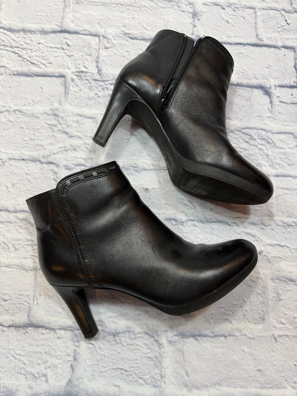 CLARKS Ankle Boots Bootie Black Leather Adriel Sadie 26129357 Sz 8
